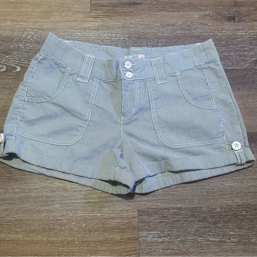 Y2K  Womens Sz 9 Pinstripe Blue Line Short Shorts Cotton Low Rise Trendy 2000’s